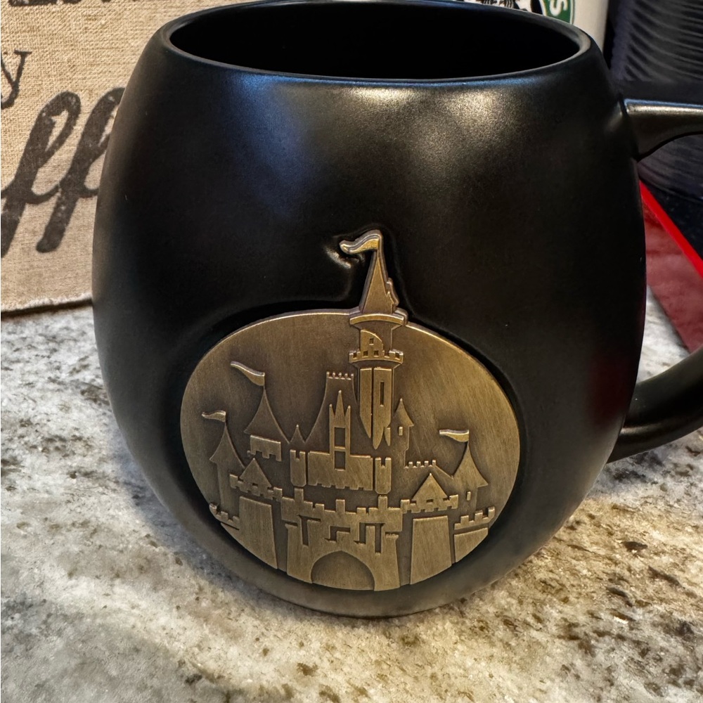 Disney Ceramic Mug Sleeping Beauty Castle - Picture 6 of 7